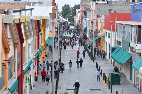 Disfrutan Peatones De Mejoras En La Calle Leandro Valle De Irapuato