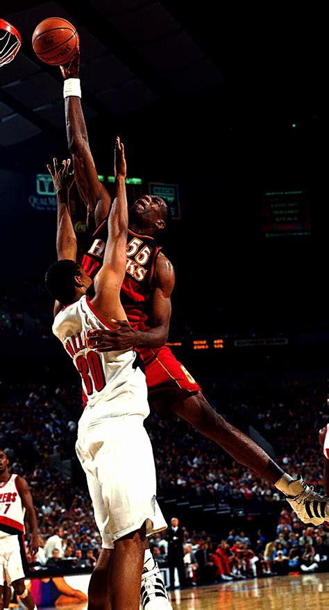 Michael Jordan Dunking On Mutombo