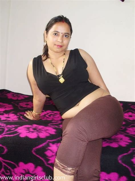 Indian Bhabhi Stripping Yellow Desi Saree Showing Boobs Indian Sex