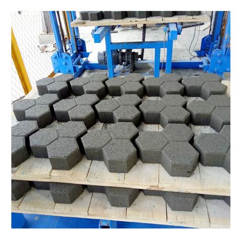 Huge Capacity Qt Concrete Kerbs Hollow Block Brick Making