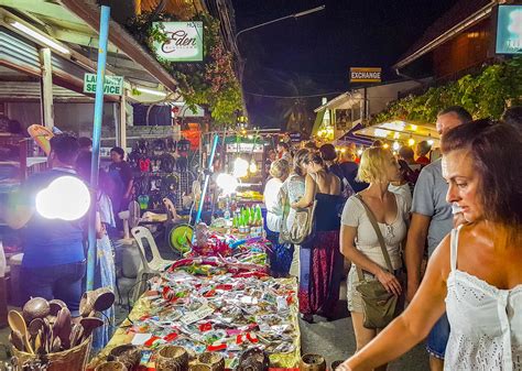 Tourists at Fishermans Village Night market, Koh Samui, Thailand, 2018 ...