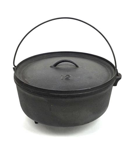 Lot Cast Iron Dutch Oven