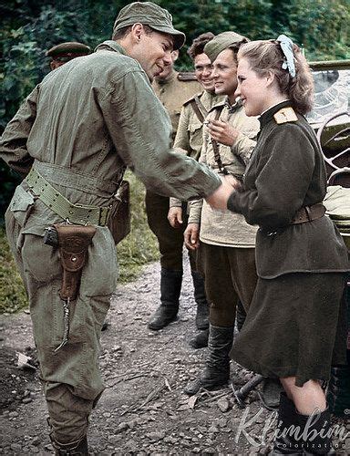 American Soldier Meeting A Female Russian Officer Seoul 1945 Мировая война Женщина солдат и