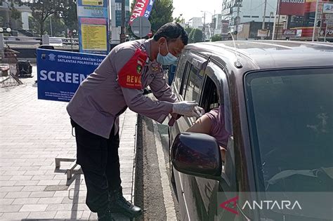 Polresta Banyumas Berikan Vaksinasi Kepada Masyarakat Secara Lantatur