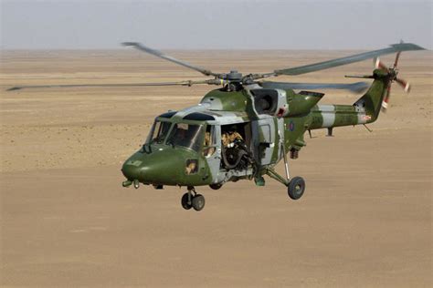 Upgraded Army Lynx helicopter fleet complete - GOV.UK