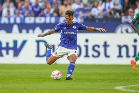 Ohne Zalazar Startet Schalke 04 Ins Trainingslager 28 Spieler Sind In