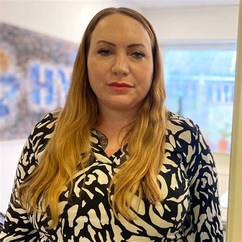 Ytterpartier Mest Utsatta F R Hot Och Hat Undviker Vissa Fr Gor Svt Nyheter