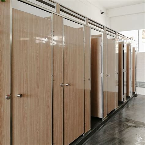 Aluminum Commercial Bathroom Stall Doors Aluminum Toilet Partitions