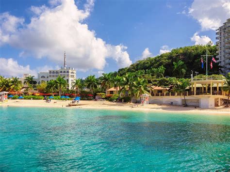 Which is better to visit Montego Bay or Negril?