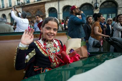 Ambientazo En La Previa De Las Fiestas De Burgos Las Reinas Anticipan