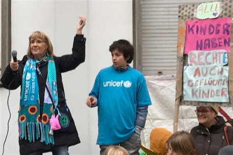 Happy Birthday Kinderrechte Kinderrechte Demo In Karlsruhe