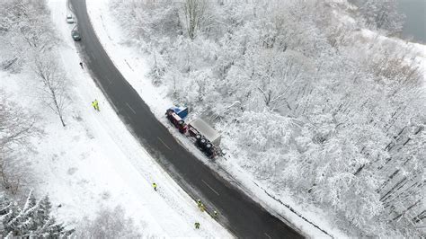 Schnee und Glätte in SH Unfälle und Einschränkungen im Verkehr NDR