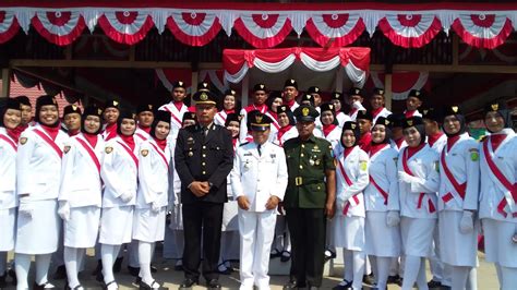 Kegiatan Upacara Pengibaran Bendera Merah Putih Dalam Rangka Hut Ri