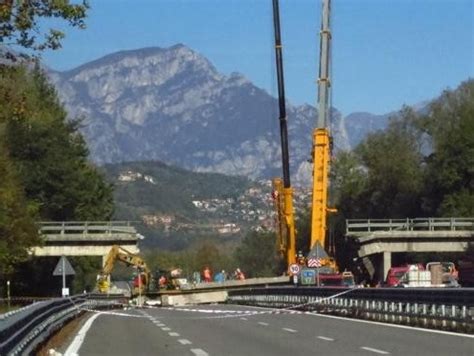 Crollo Del Cavalcavia Sulla SS36 Provincia Di Lecco E Anas Ai Ferri