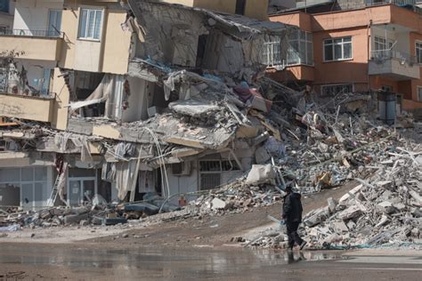 Erdbeben Schock in der Türkei und Syrien Sechs Tote und 18