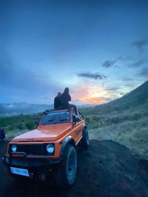 Jeep Sonnenaufgang Berg Batur Schwarze Lava GetYourGuide