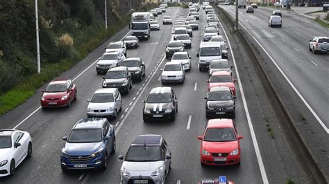 A CORUÑA ATASCO ACCIDENTE MÚLTIPLE Un choque múltiple en Alfonso Molina