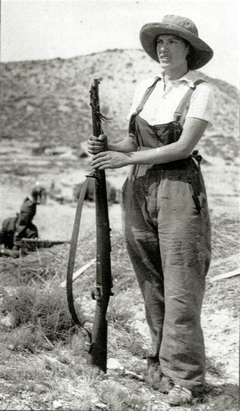 Milicianas 30 Amazing Photos Of Female Combatants In The Spanish Civil