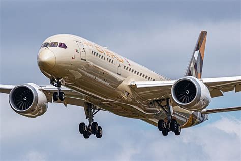 A Bna Etihad Airways Boeing Dreamliner Adrian Trefon Flickr