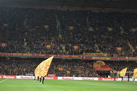 Vidéo Quand les Diables Rouges jouaient à Bollaert dans la foulée de