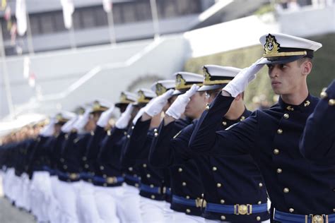 Escola Da Marinha Curso Militar