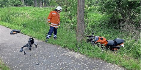 J Hrige Bei Motorradunfall In Der N He Von Baddeckenstedt Schwer