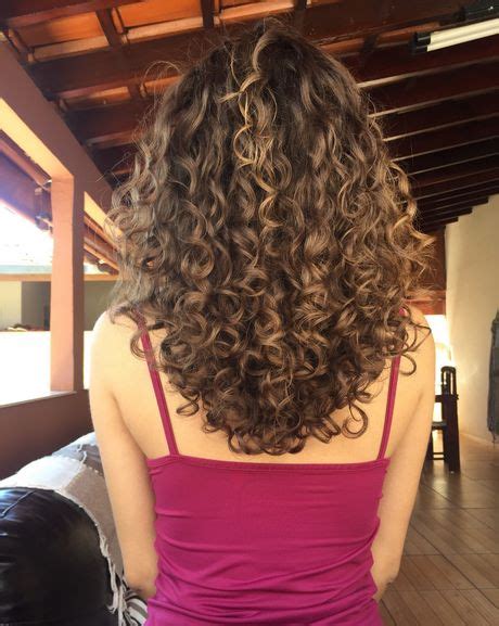 Cabelo Cacheado Medio Feminino