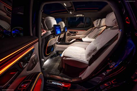 2024 Mercedes Maybach EQS SUV HighTech Silver Stunning HD Photos