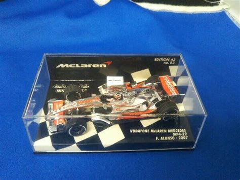 やや傷や汚れありMINICHAMPS 1 43scale Vodafone McLaren Mercedes MP4 22 F