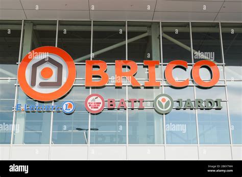 Brico Leclerc Hi Res Stock Photography And Images Alamy