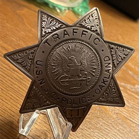 Collectors-Badges Auctions - USNSC Oakland California Police Traffic Badge