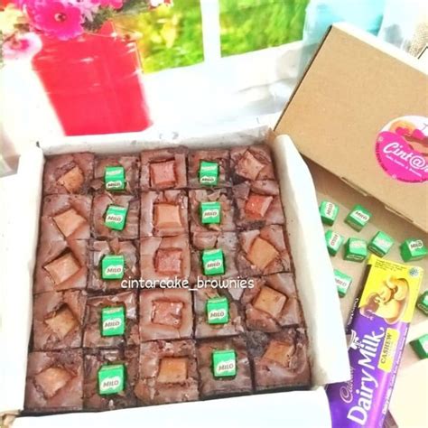 Jual Brownies Fudgy Sekat Potong Topping Cadbury Silverqueen Kitkat