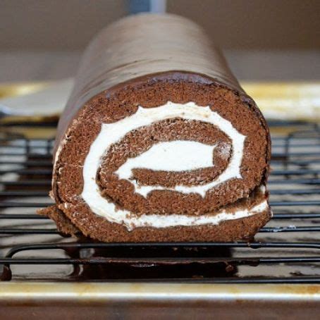 CHOCOLATE ROLL WITH MARSHMALLOW CREAM FILLING Recipe - (4/5)