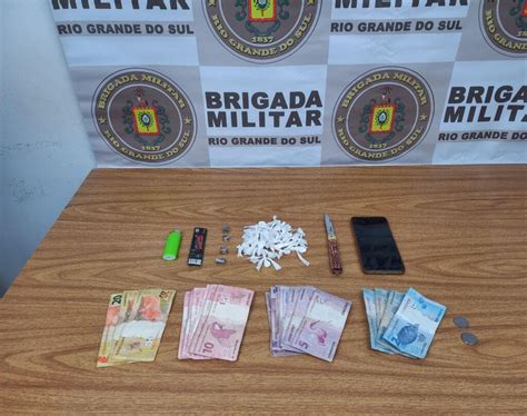 Traficante Preso Vendendo Coca Na E Maconha Em Canoas Ag Ncia Gbc