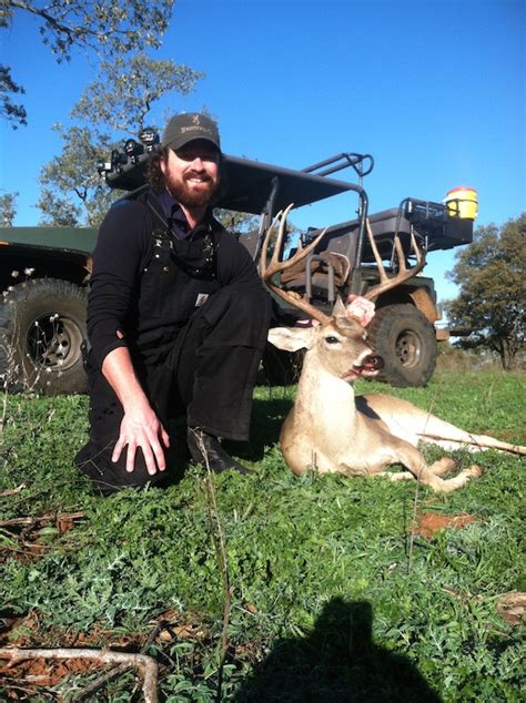 Llano Texas Trophy Whitetail Deer Hunting Ranch Outfitter Lodge