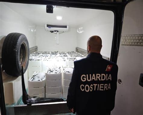 Catania Sequestrato Furgone Con Mezza Tonnellata Di Pesce Privo Di