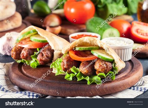 Cevapcici Cevapi Served Pita Bread Vegetables Stock Photo 1352157452 ...