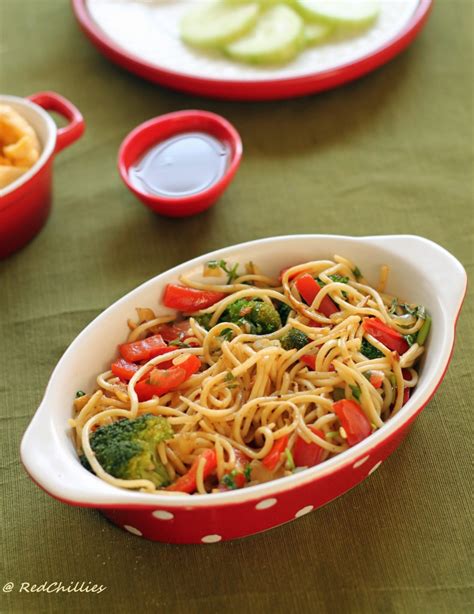 Simple Noodles with vegetables – RedChillies