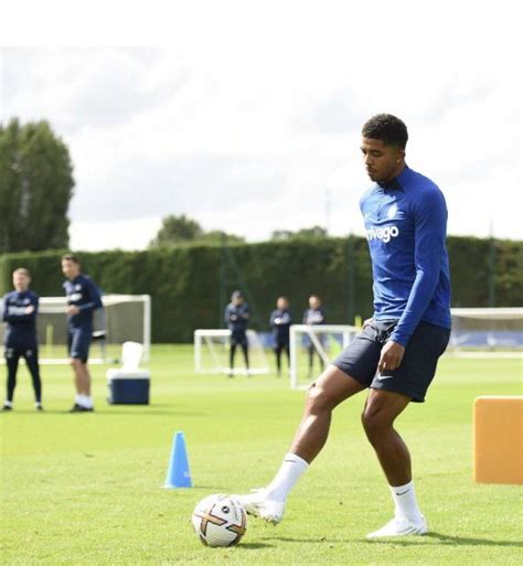 Fofana first training : r/chelseafc