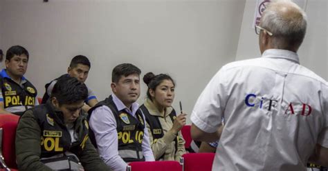 Cusco Policías Son Capacitados Por Franceses Para Detectar ‘burriers