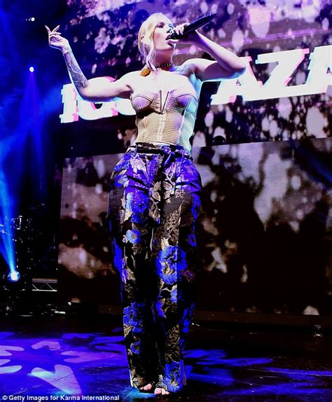 Iggy Azalea Puts Her Curves On Show In Low Cut Corset At MAXIM Hot 100 In LA Daily Mail Online