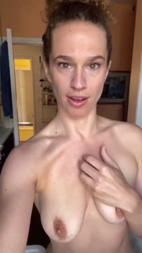 Hot Milf Takes A Dump ThisVid