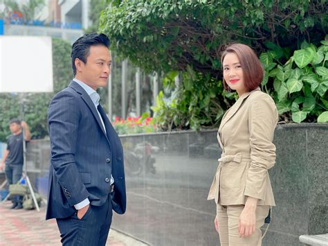HOT showbiz Hồng Diễm có động thái gây chú ý khi gặp Hồng Đăng trong Hướng dương ngược nắng