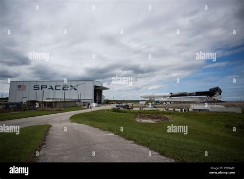 Lanzamiento De Psyche Un Cohete Spacex Falcon Heavy Con La Nave Espacial Psyche A Bordo Es