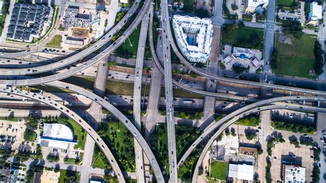 El Retraso De La Infraestructura Vial En Colombia