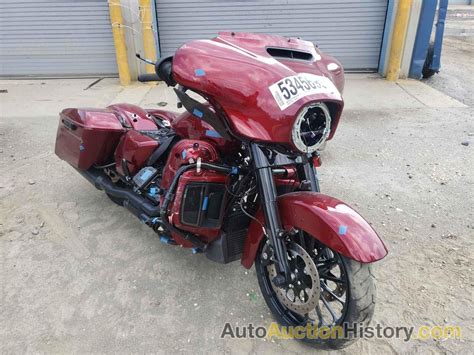 1HD1KRC16JB666405 2018 HARLEY DAVIDSON FL STREET GLIDE SPECIAL View