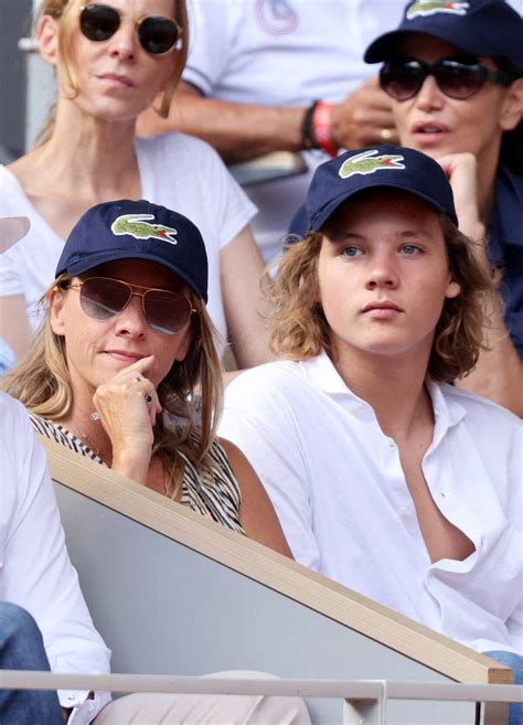 Photo Sarah Poniatowski Lavoine Et Son Fils Roman Dans Les Tribunes