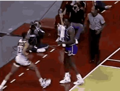 Basketball Fight GIF - Find & Share on GIPHY