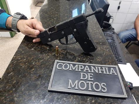 Cia De Motos Da Pmce Apreende Arma De Fogo Artesanal Durante