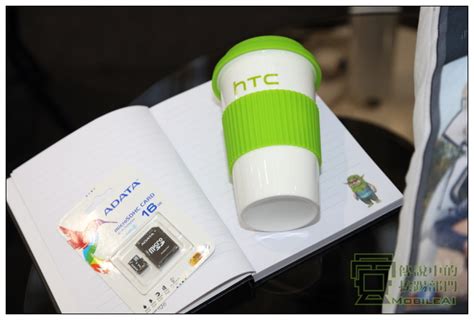 HTC 102 資訊月一指啟動大視界，黃金典藏版與眾多豐富大獎等你抽 - 傳說中的挨踢部門